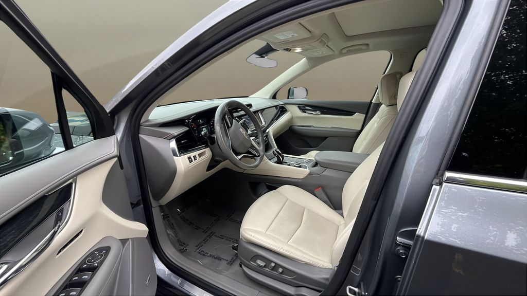 used 2021 Cadillac XT6 car, priced at $35,200