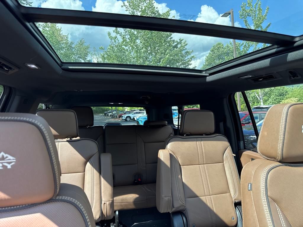 new 2025 Chevrolet Suburban car, priced at $92,180