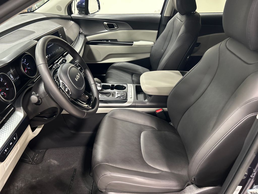 used 2024 Kia Carnival car, priced at $36,805