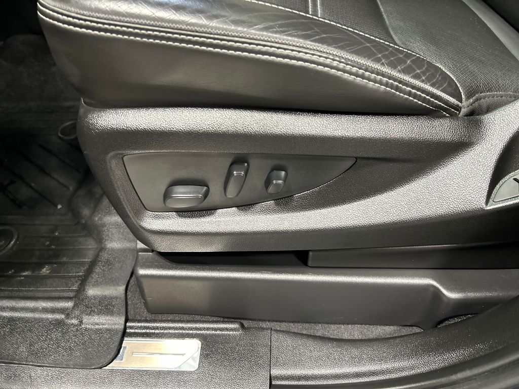 used 2020 GMC Yukon car, priced at $42,841