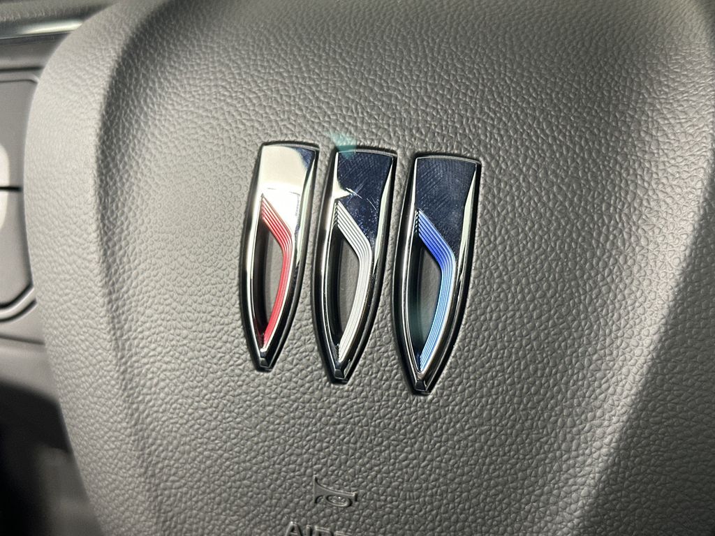 new 2025 Buick Envista car, priced at $31,085
