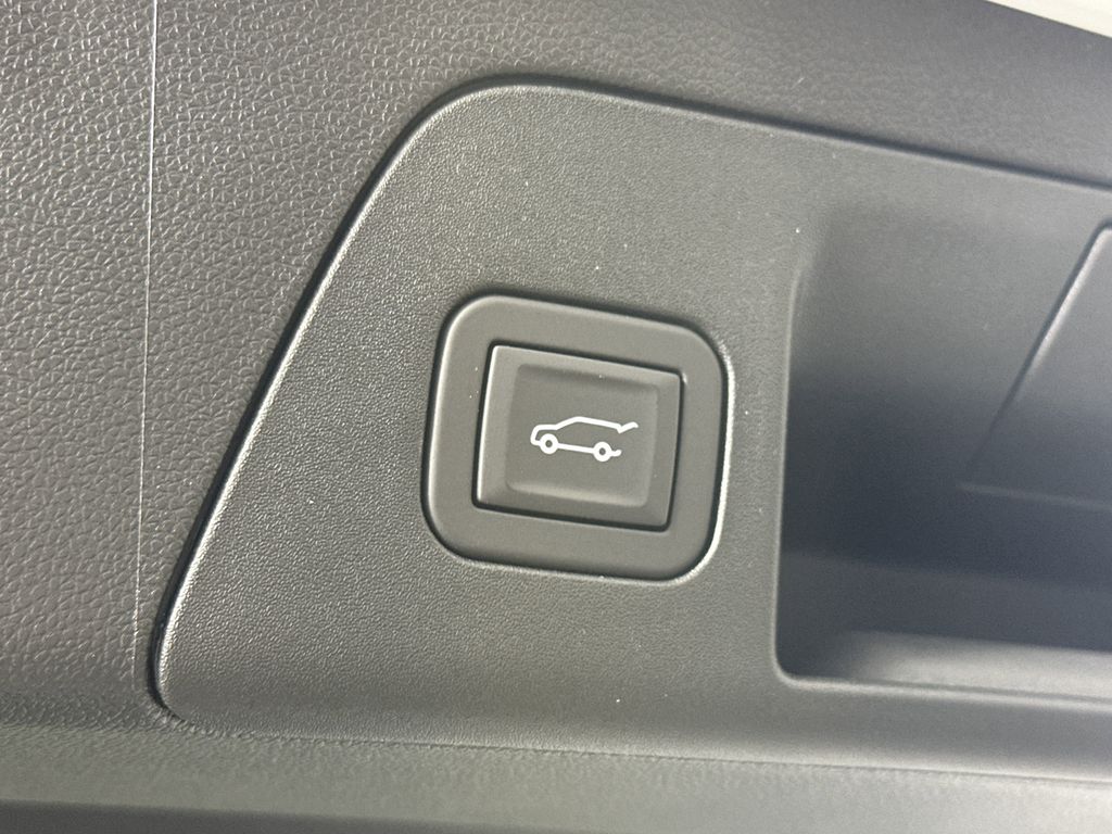 new 2025 Buick Envision car, priced at $35,245