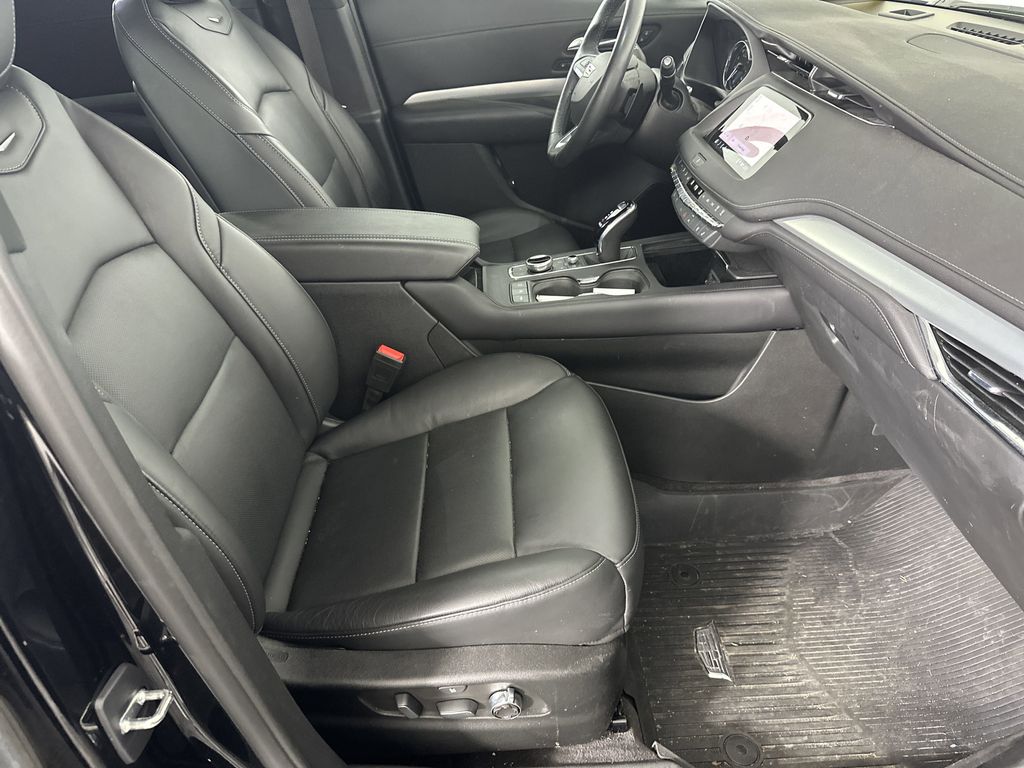 used 2023 Cadillac XT4 car, priced at $29,164