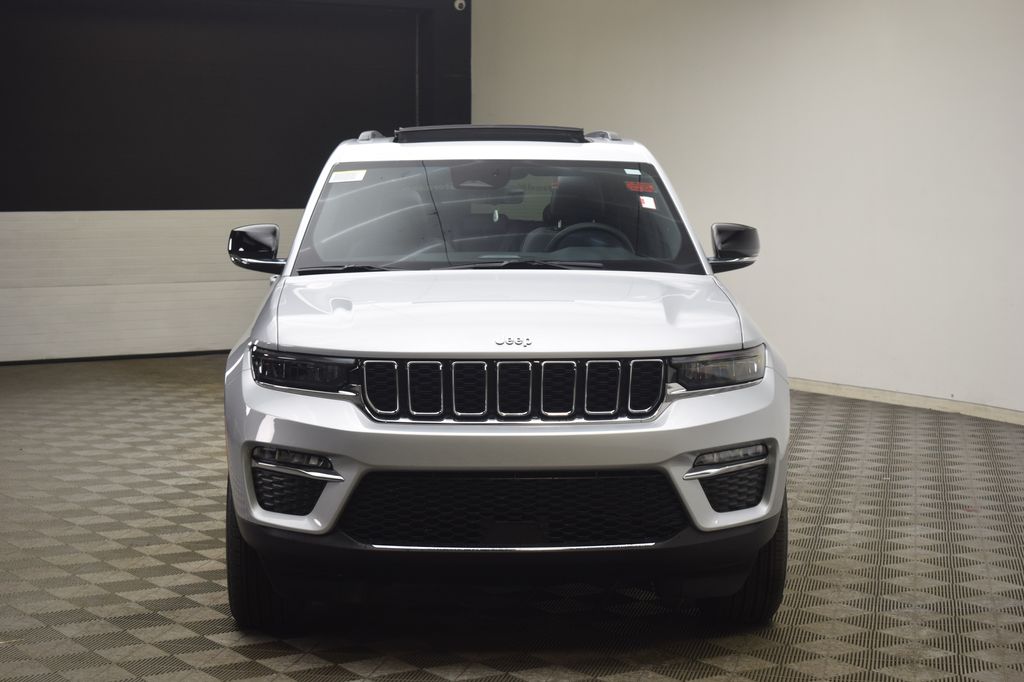 new 2025 Jeep Grand Cherokee car, priced at $52,550