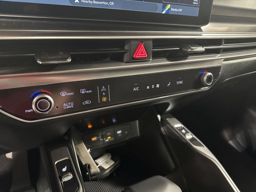 new 2025 Kia Sorento car, priced at $40,546