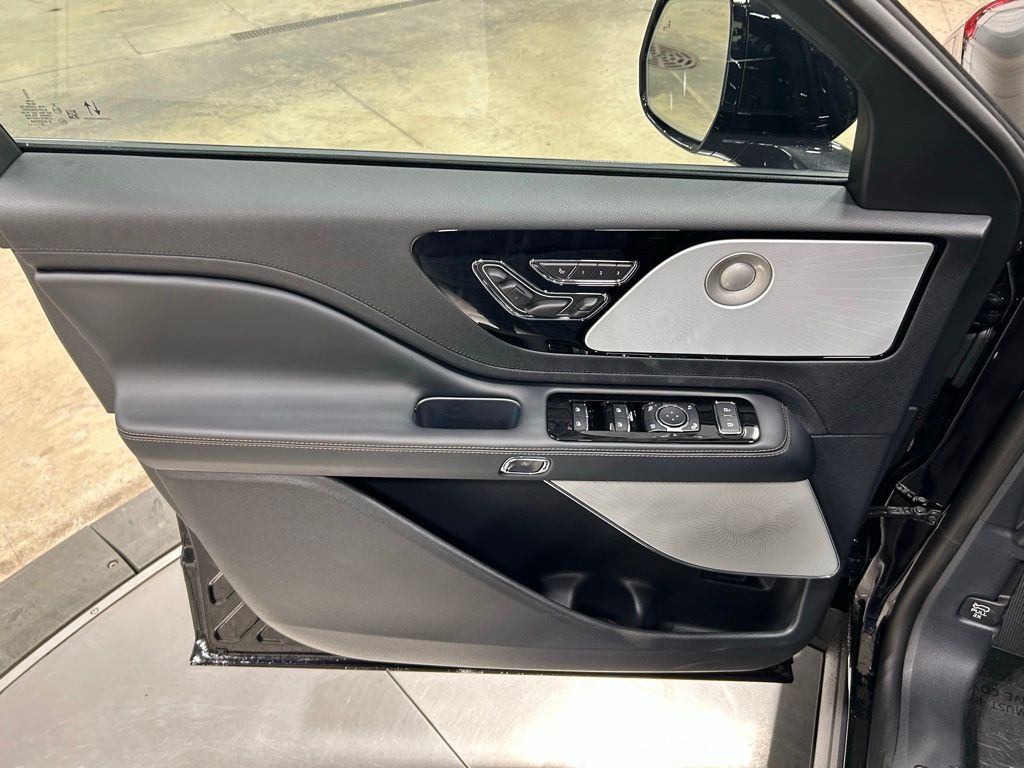 new 2026 Lincoln Aviator car, priced at $79,850