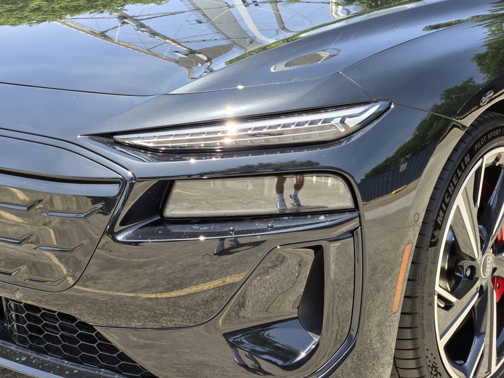 new 2025 Audi S6 car, priced at $89,050