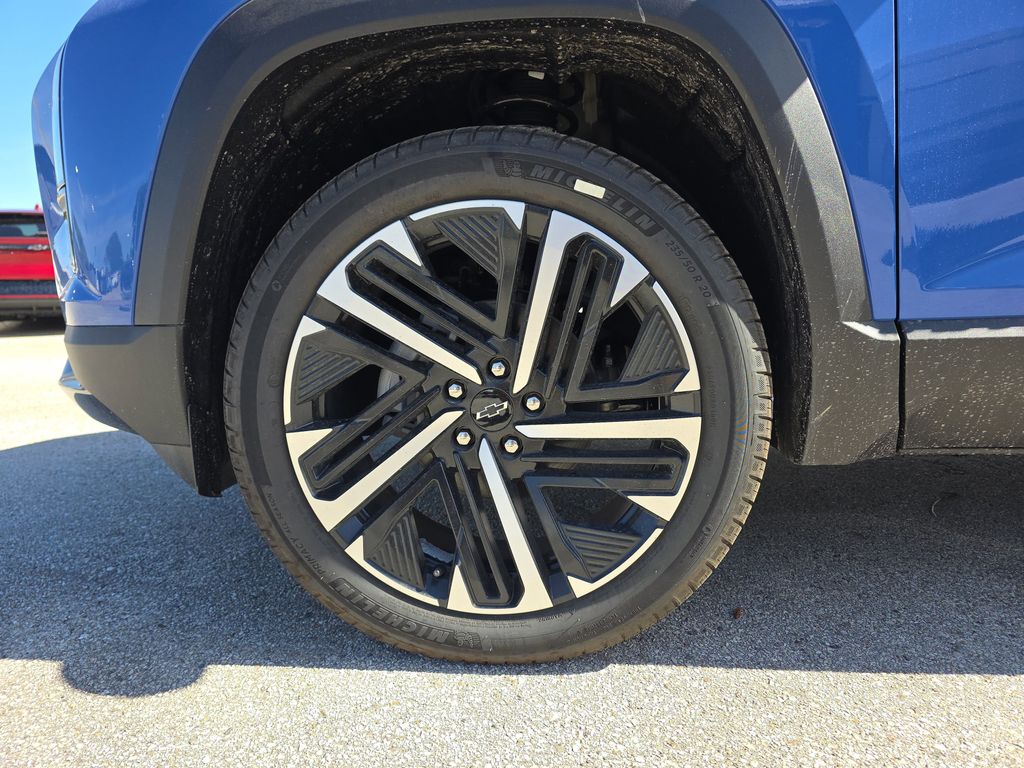 new 2026 Chevrolet Equinox car, priced at $30,495