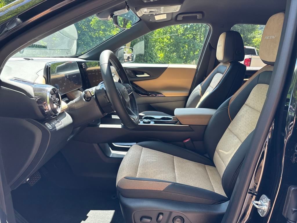new 2026 Chevrolet Equinox car, priced at $36,990