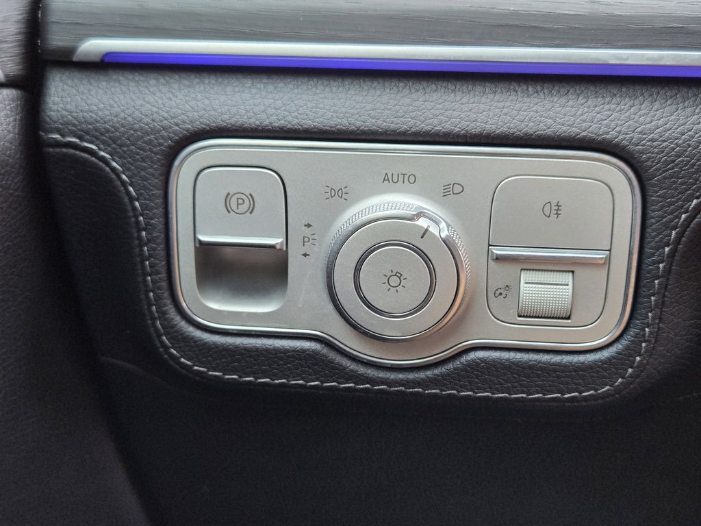 used 2022 Mercedes-Benz GLE car, priced at $38,552