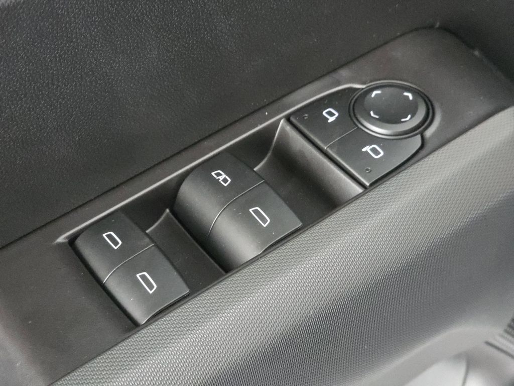 new 2025 GMC Canyon car, priced at $37,652