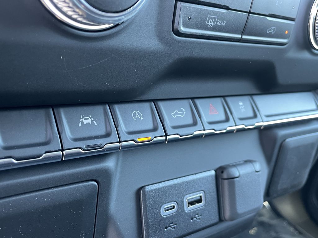 new 2025 GMC Sierra 1500 car, priced at $37,834