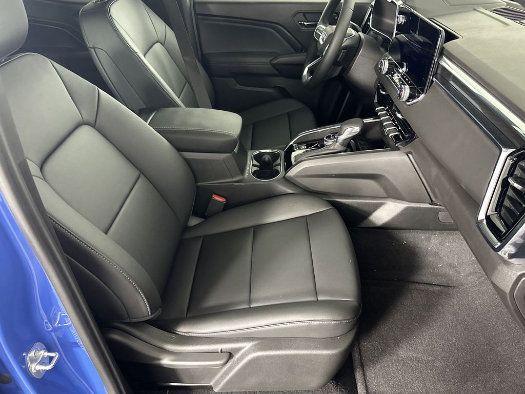 new 2025 GMC Canyon car, priced at $45,095