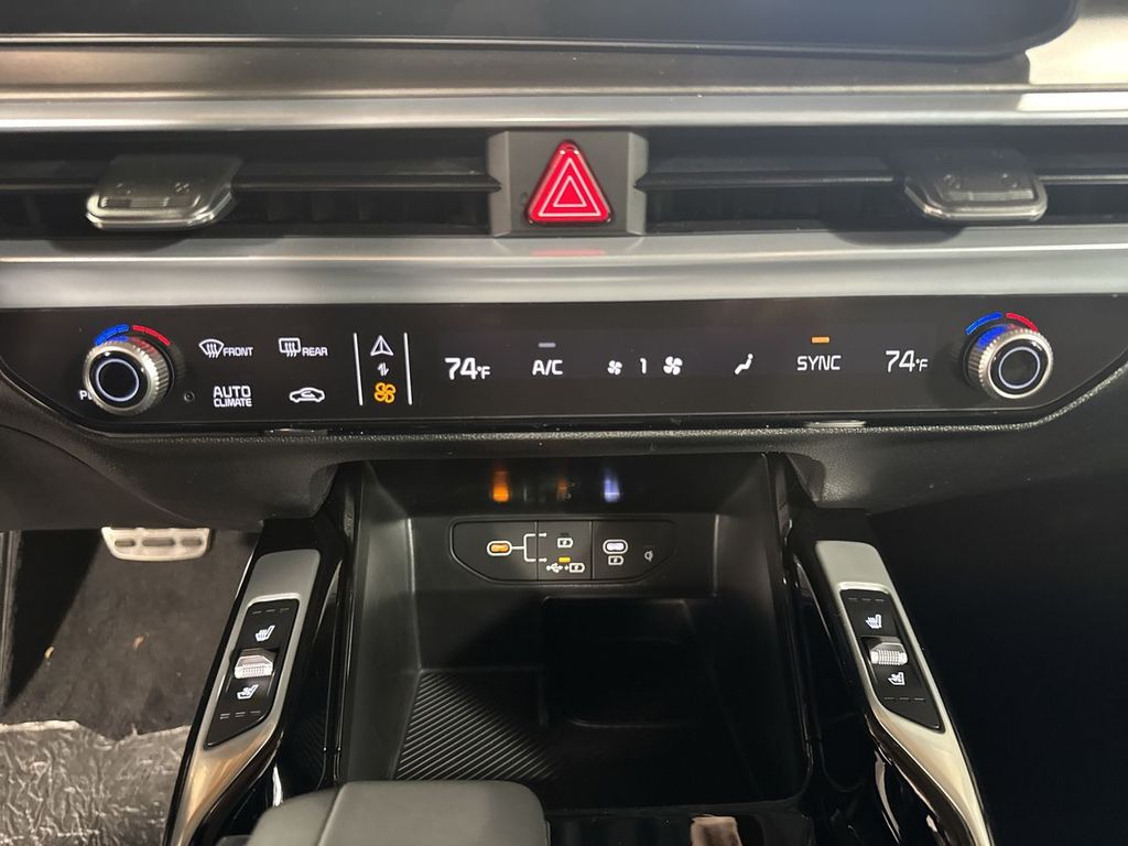 new 2025 Kia Sorento car, priced at $43,314