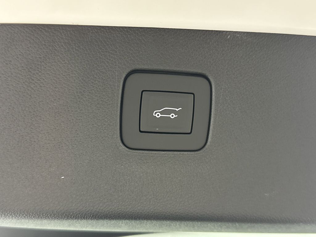 new 2025 Buick Envista car, priced at $26,880