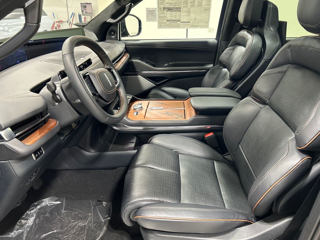 new 2025 Lincoln Navigator car, priced at $121,730