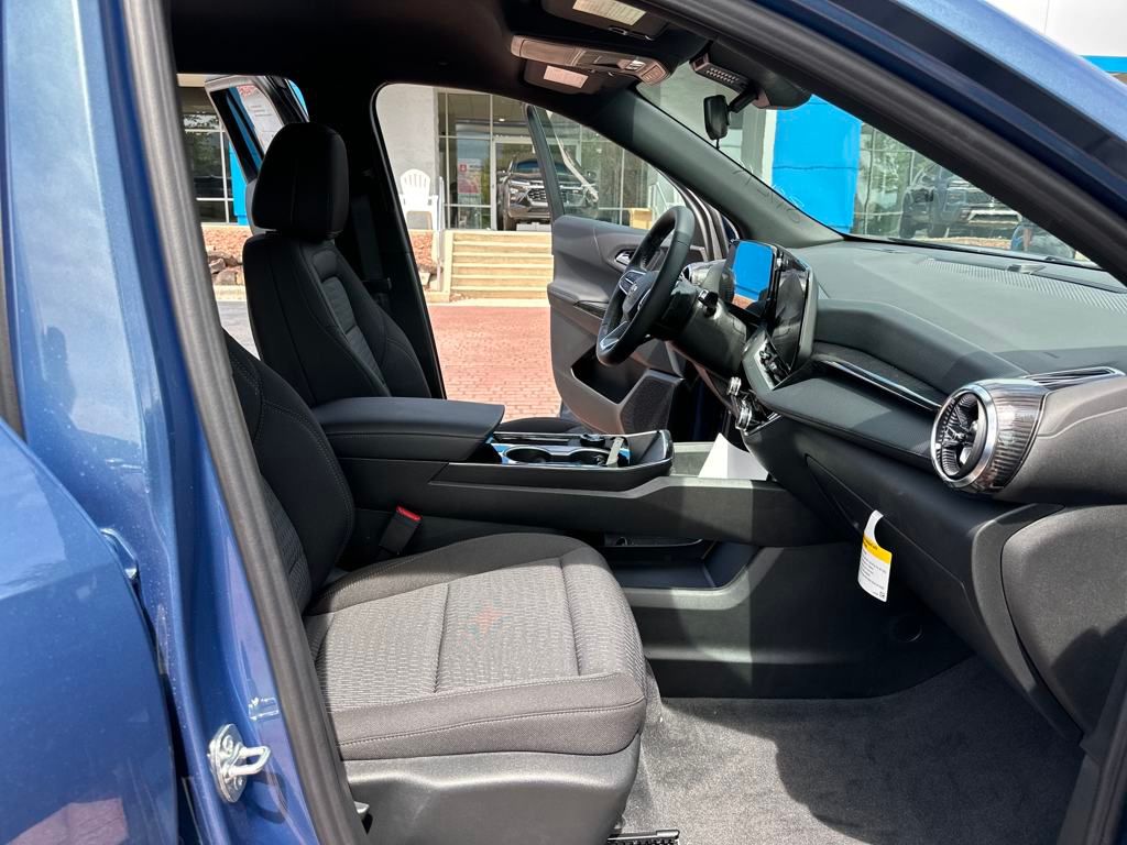 new 2026 Chevrolet Equinox car, priced at $31,995