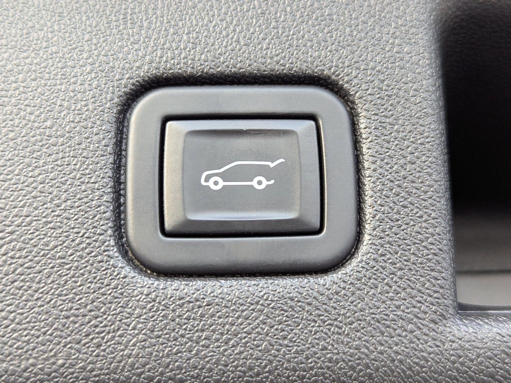 used 2020 Chevrolet Equinox car, priced at $15,592