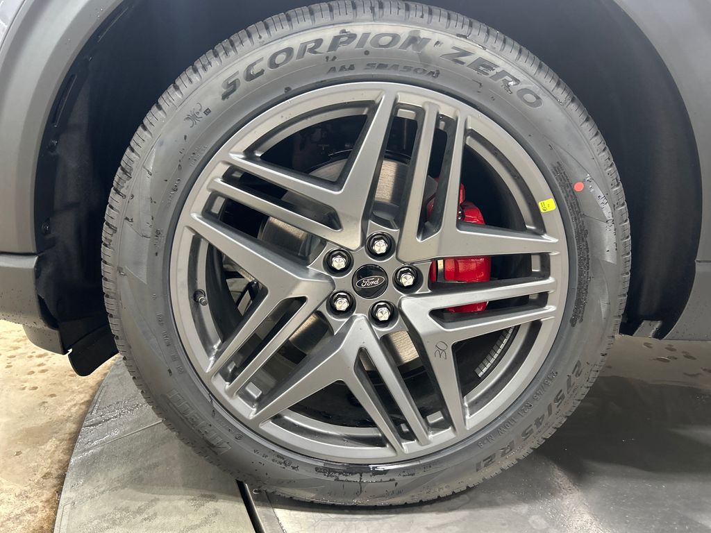 new 2025 Ford Explorer car, priced at $49,596