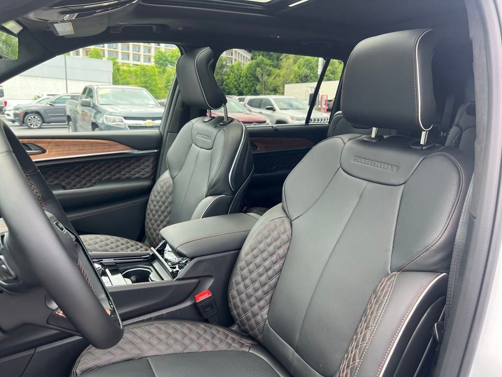 new 2025 Jeep Grand Cherokee L car, priced at $67,326