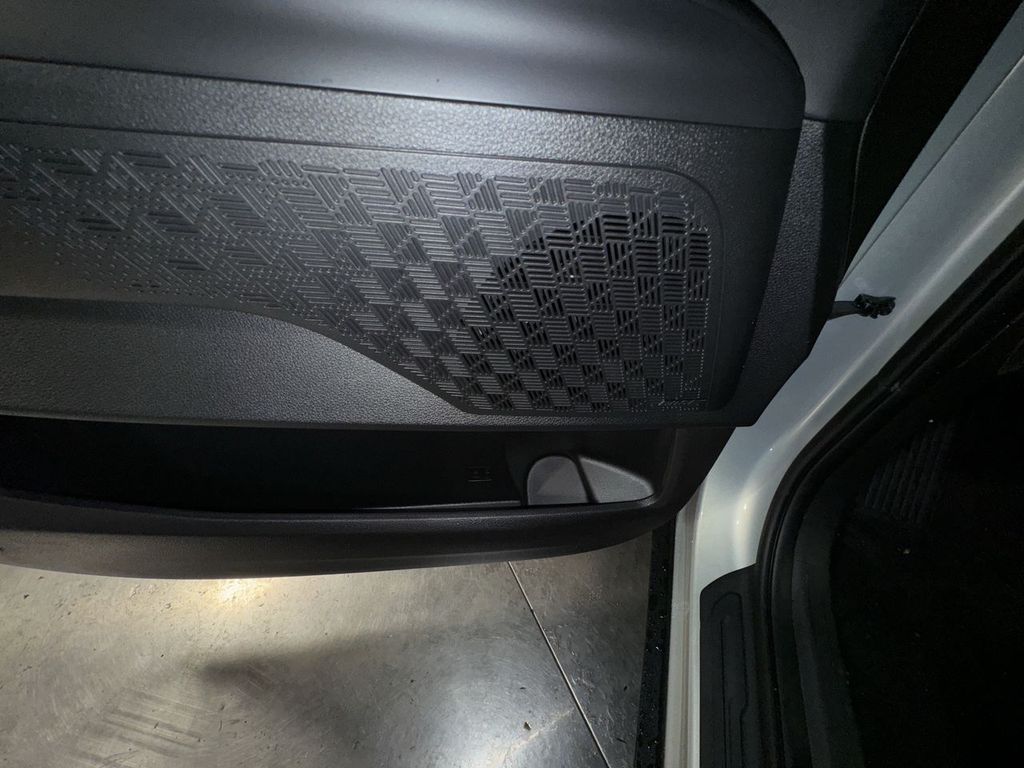 new 2025 Kia Carnival Hybrid car, priced at $50,640