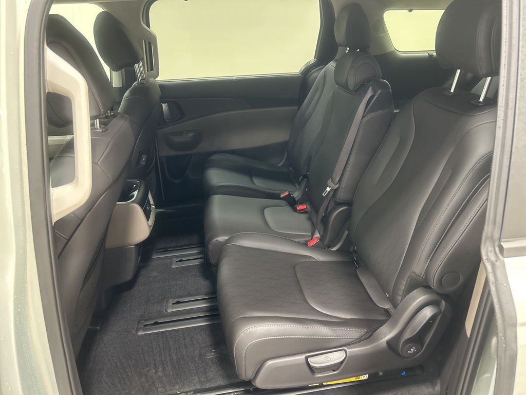 new 2026 Kia Carnival Hybrid car, priced at $43,570