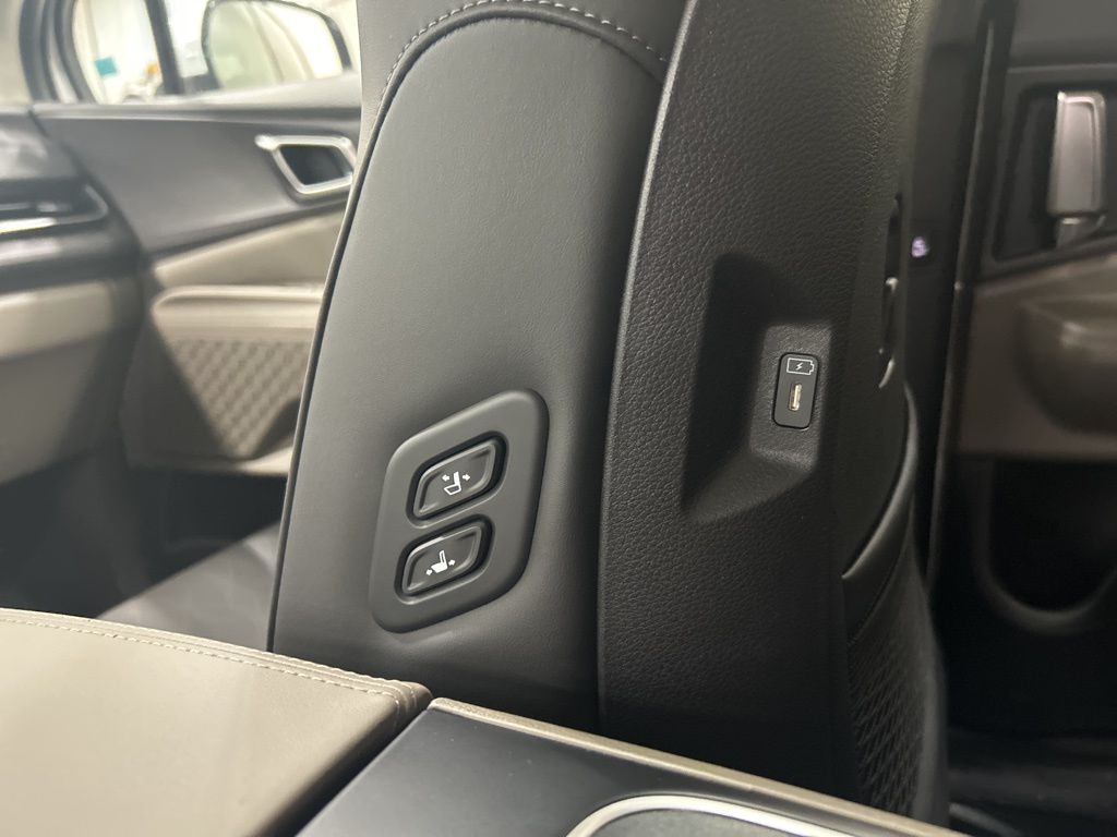 new 2026 Kia Carnival Hybrid car, priced at $48,274