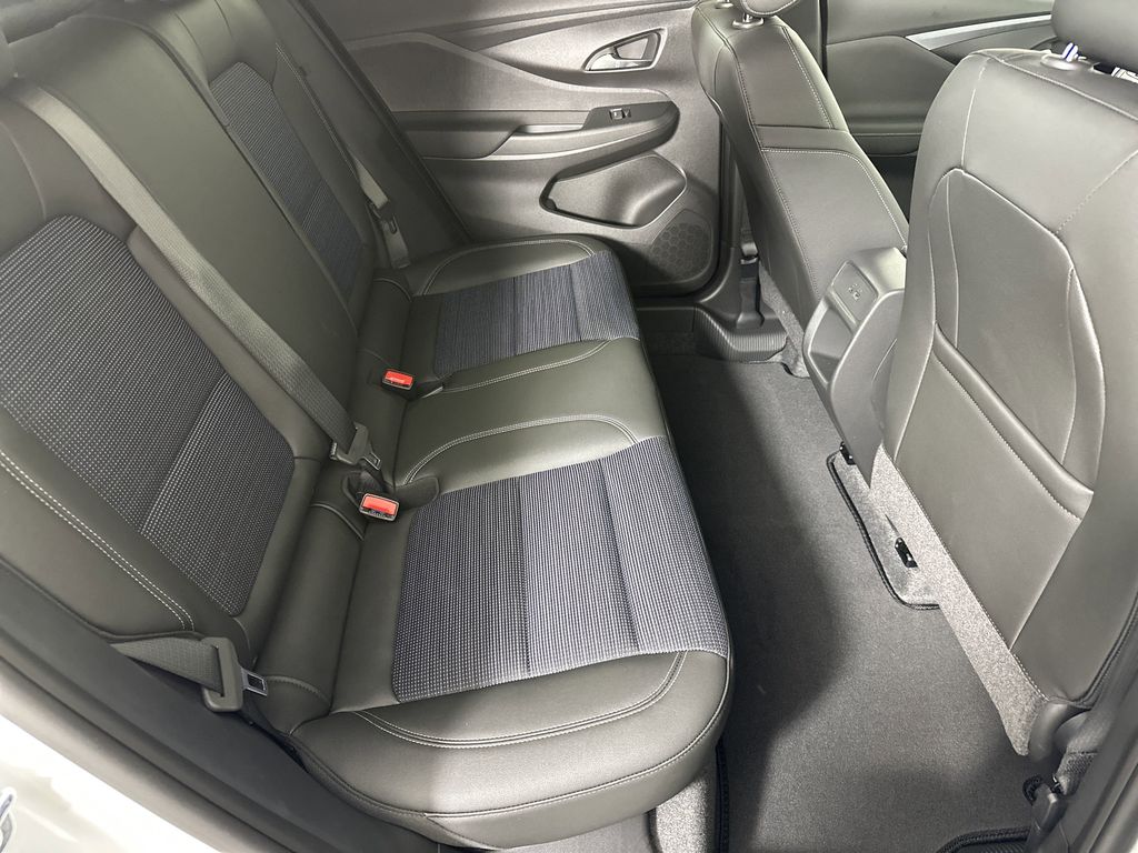 new 2025 Buick Envista car, priced at $24,695