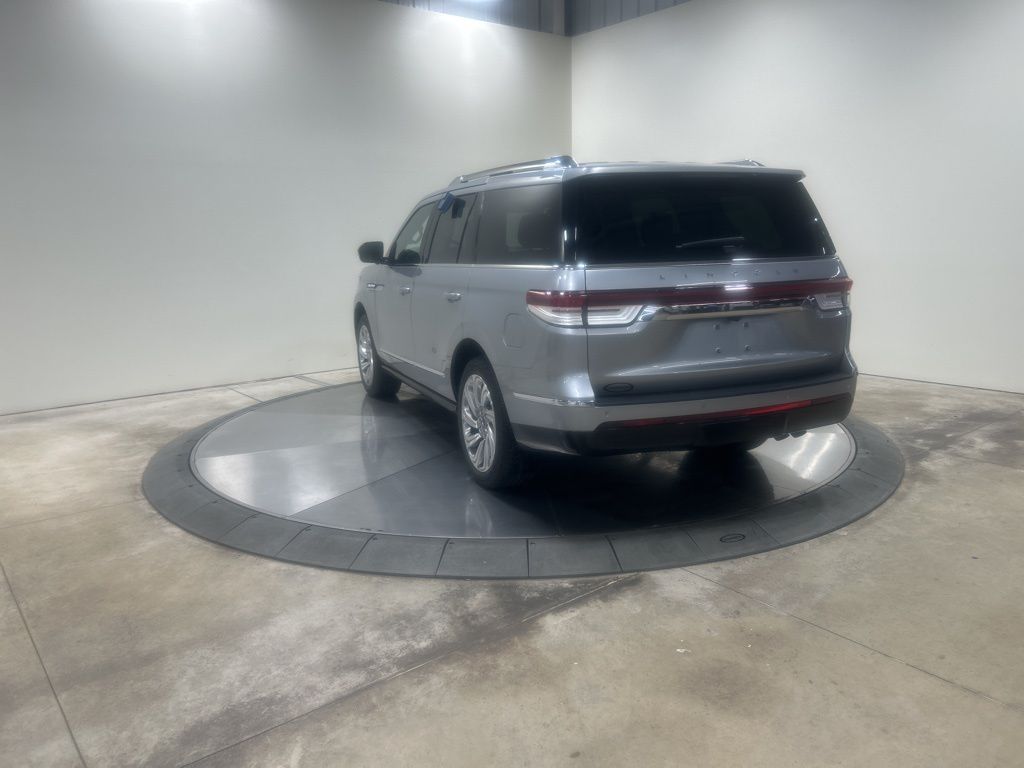 used 2022 Lincoln Navigator car, priced at $58,127