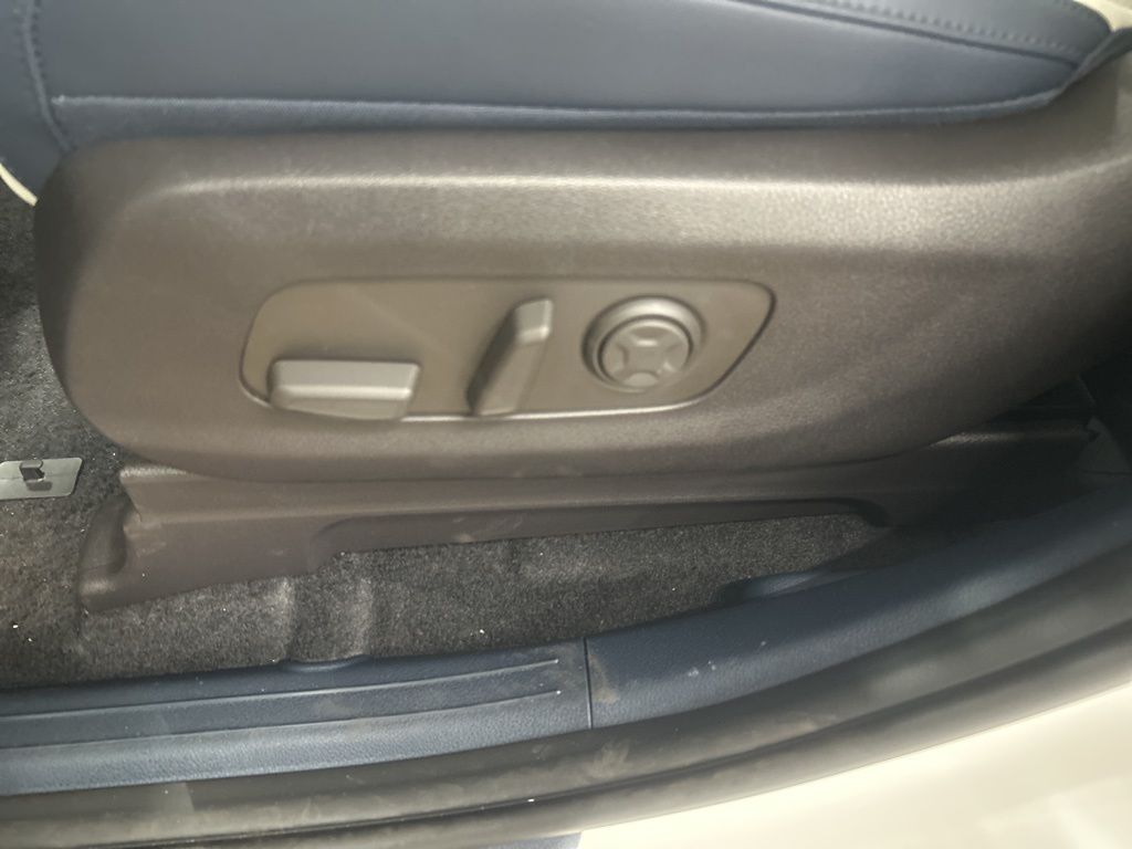 new 2026 Kia Carnival Hybrid car, priced at $43,570