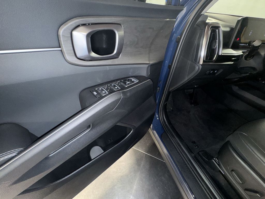 new 2025 Kia Sorento car, priced at $42,312