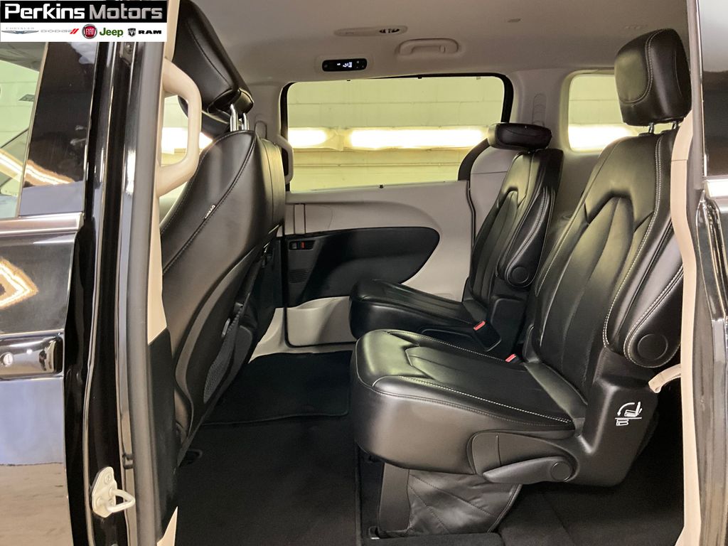 used 2024 Chrysler Pacifica car, priced at $33,343
