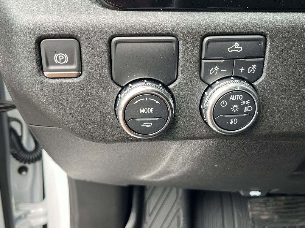 new 2025 GMC Sierra 1500 car, priced at $50,195