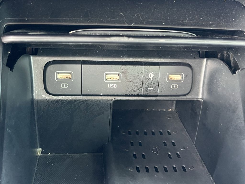 used 2023 Kia Sorento car, priced at $26,542