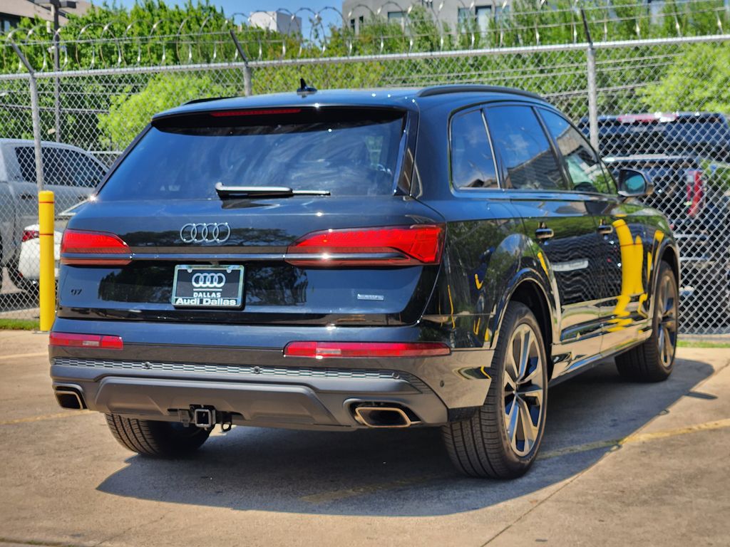 new 2025 Audi Q7 car, priced at $77,750