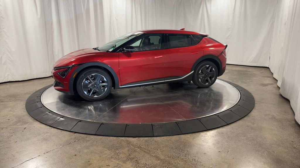new 2025 Kia EV6 car, priced at $49,917