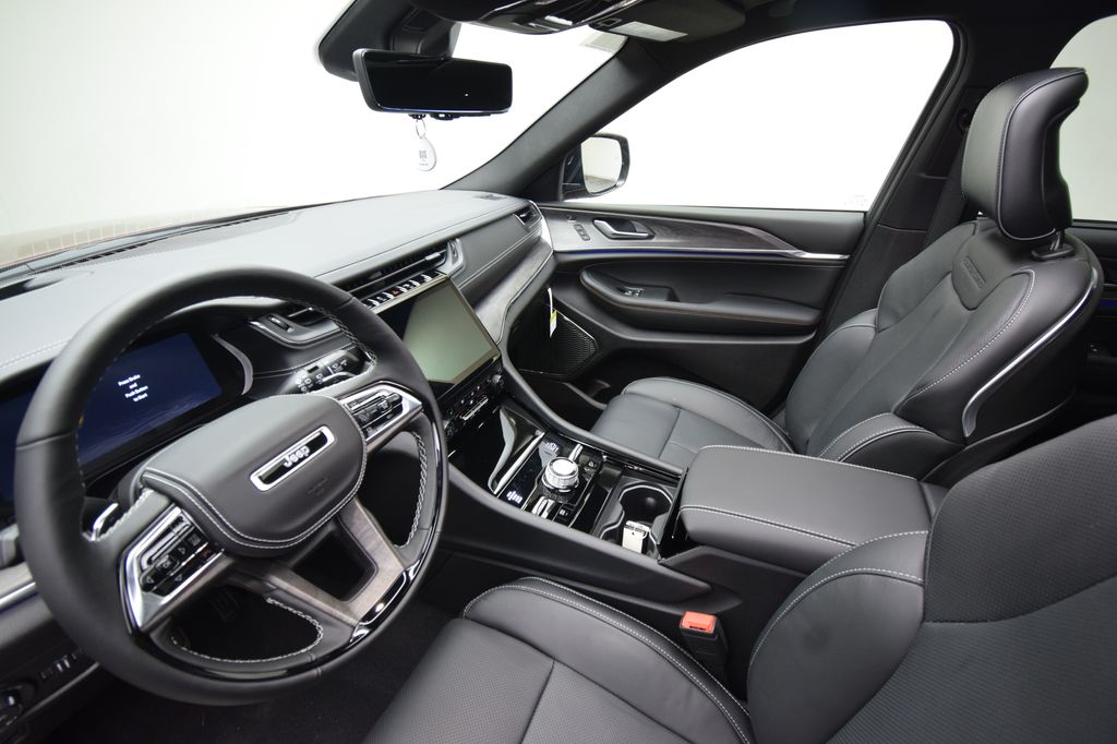 new 2025 Jeep Grand Cherokee L car, priced at $57,219
