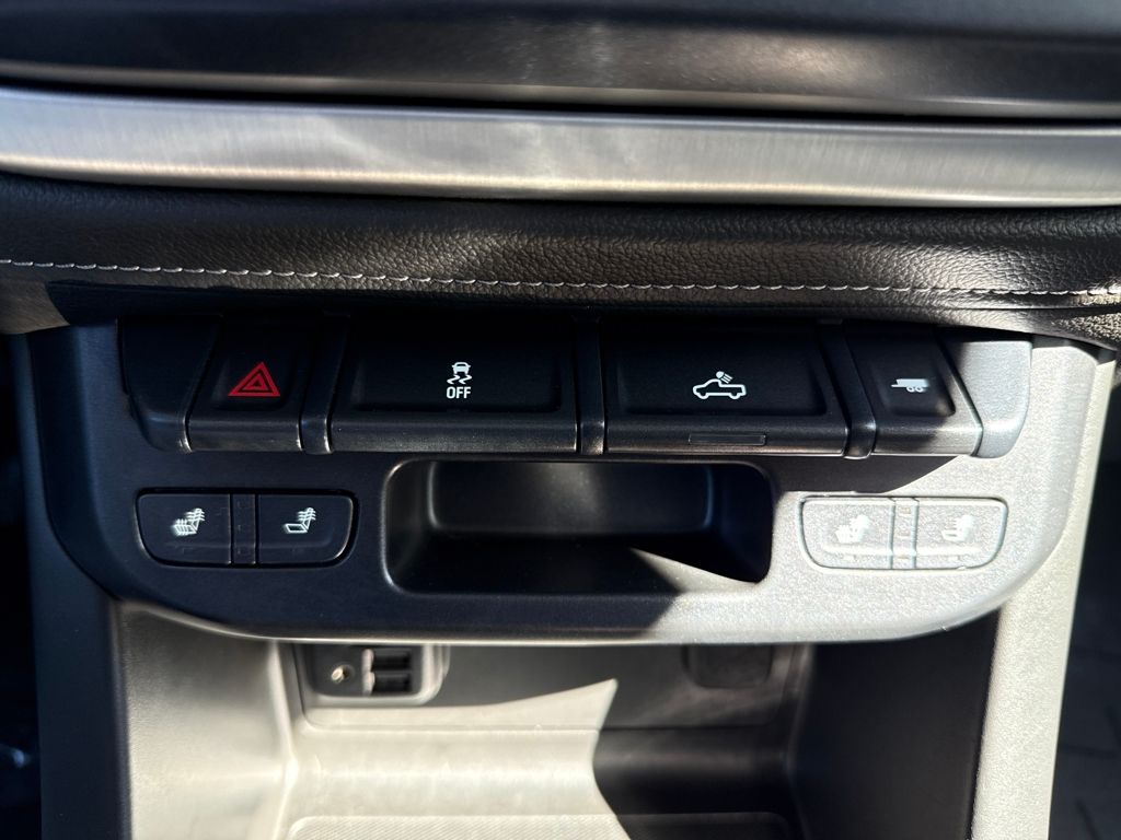 used 2022 GMC Canyon car, priced at $32,900