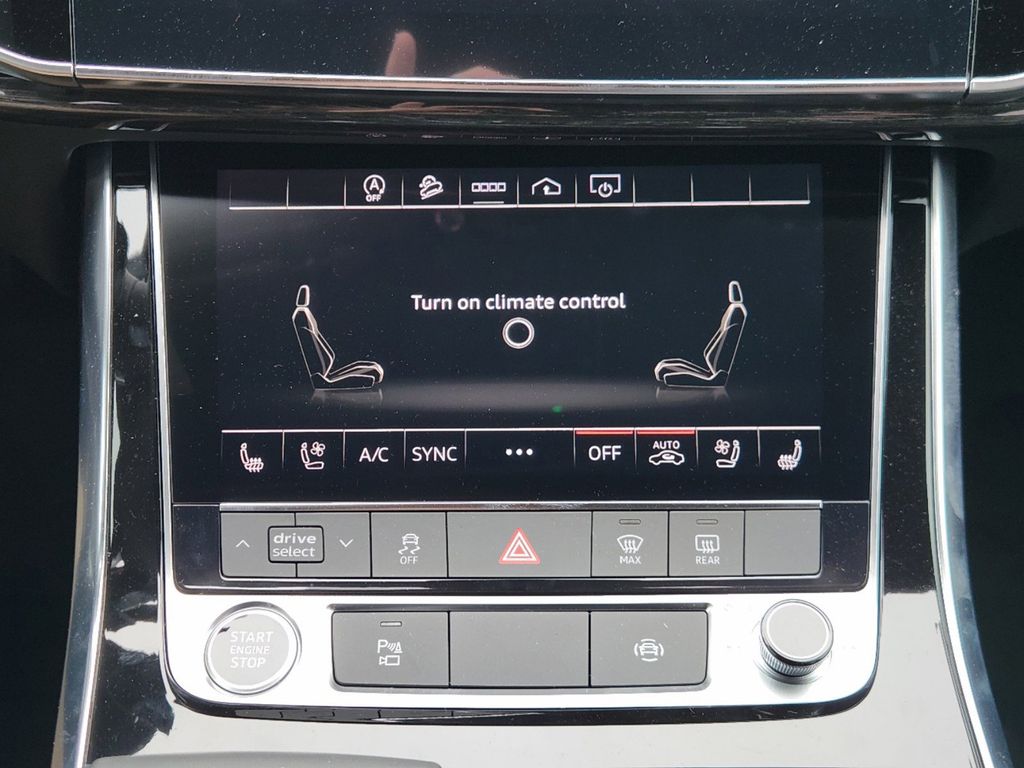new 2025 Audi Q7 car, priced at $75,890