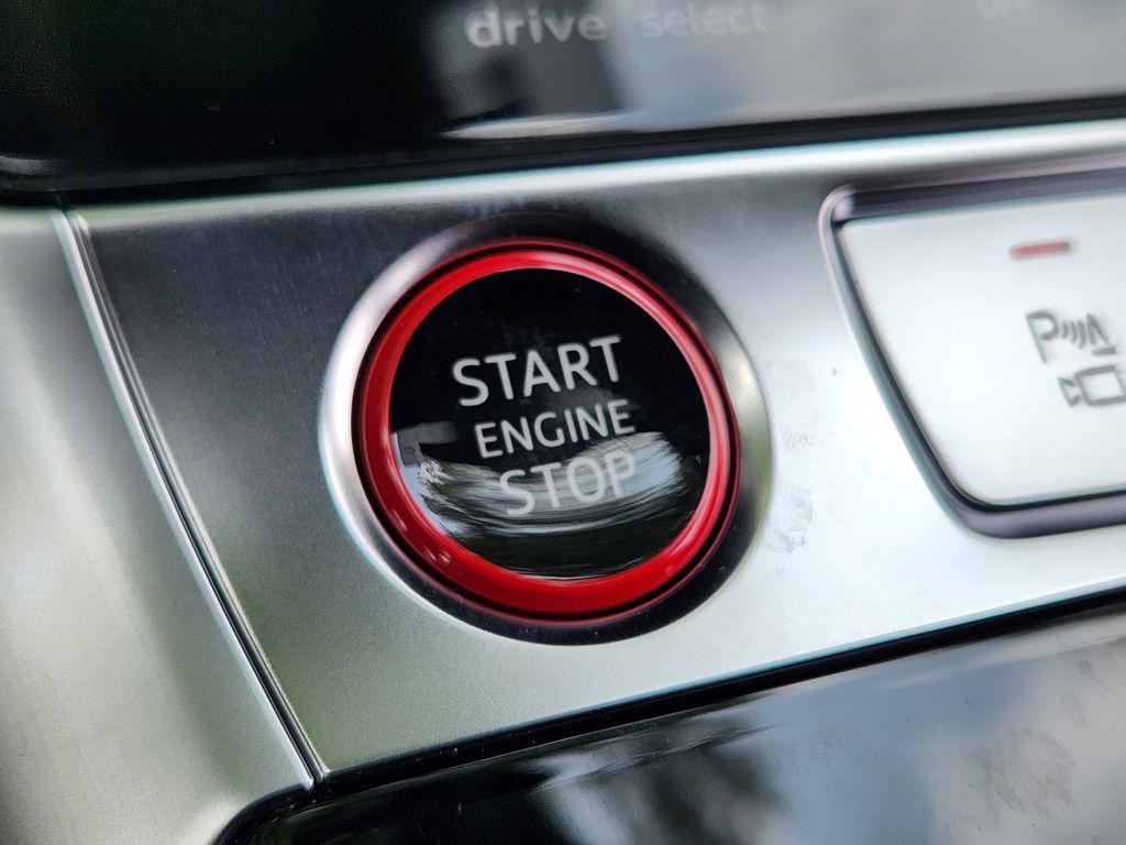 new 2025 Audi S7 car, priced at $100,600