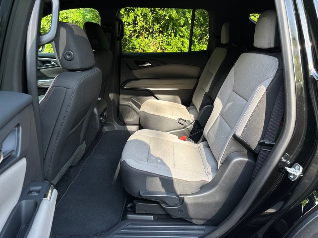 new 2025 Chevrolet Traverse car, priced at $44,695