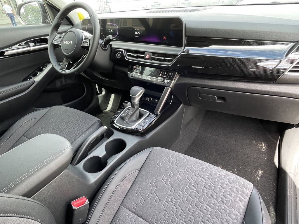 new 2025 Kia Seltos car, priced at $26,708