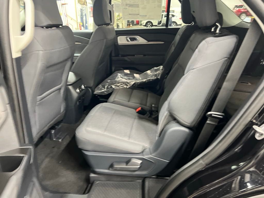 new 2025 Ford Explorer car, priced at $40,850