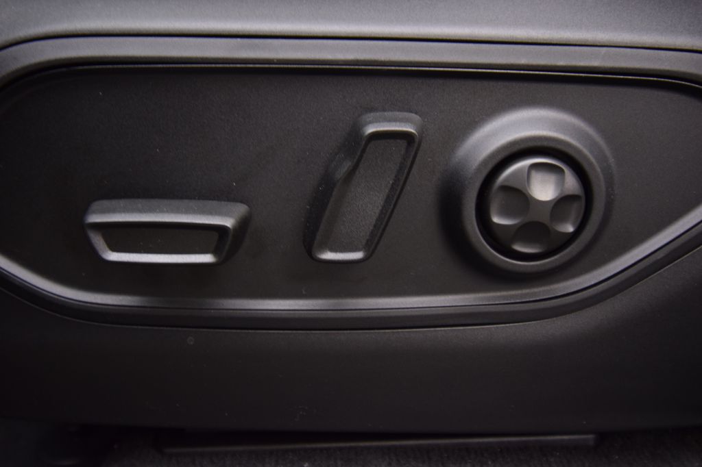 new 2025 Jeep Grand Cherokee car, priced at $37,308