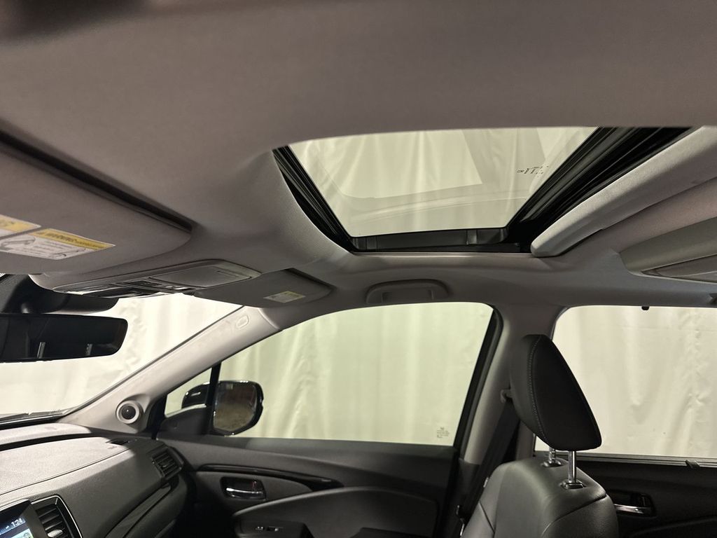 used 2022 Honda Pilot car, priced at $34,997