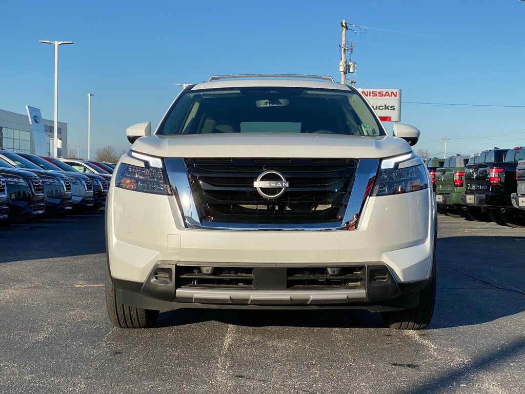 new 2025 Nissan Pathfinder car, priced at $41,695