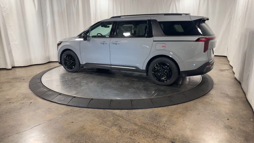 new 2025 Kia Carnival car, priced at $47,912