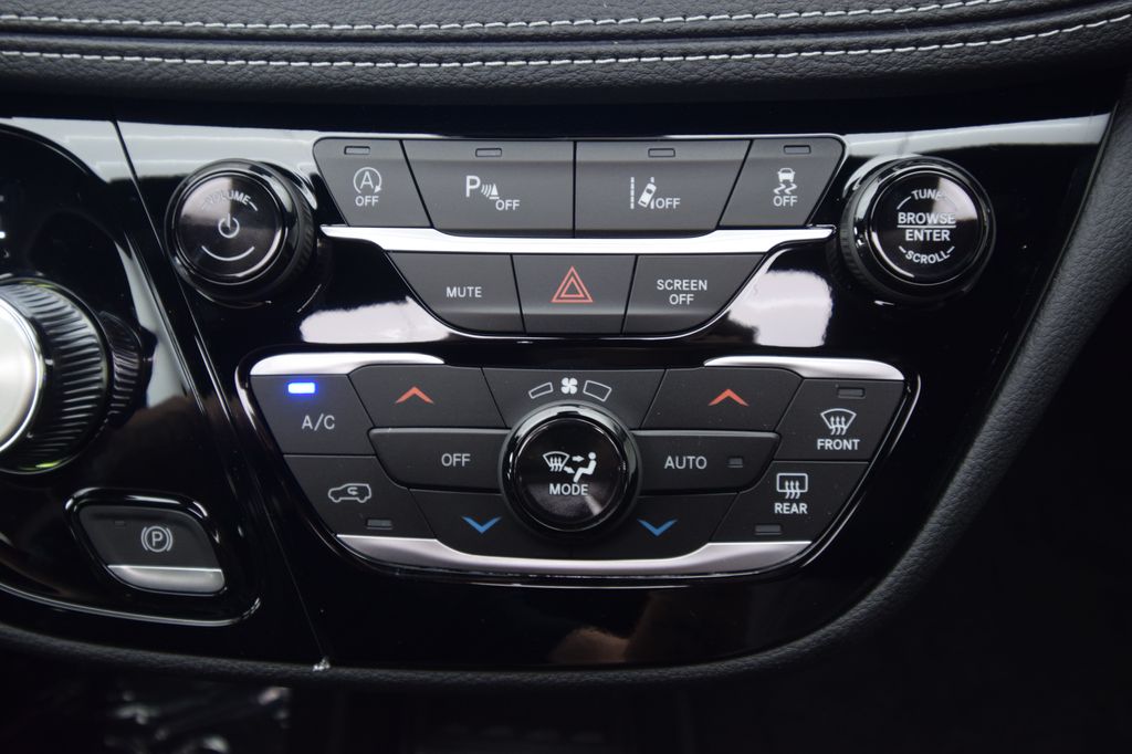 new 2026 Chrysler Pacifica car, priced at $39,642