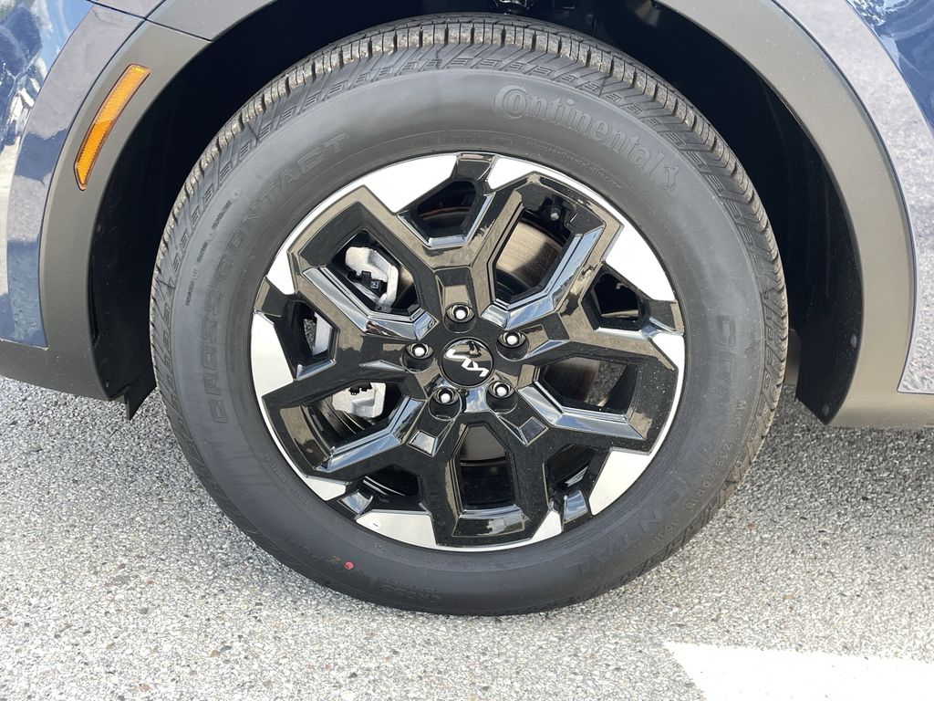 new 2025 Kia Sorento car, priced at $32,499