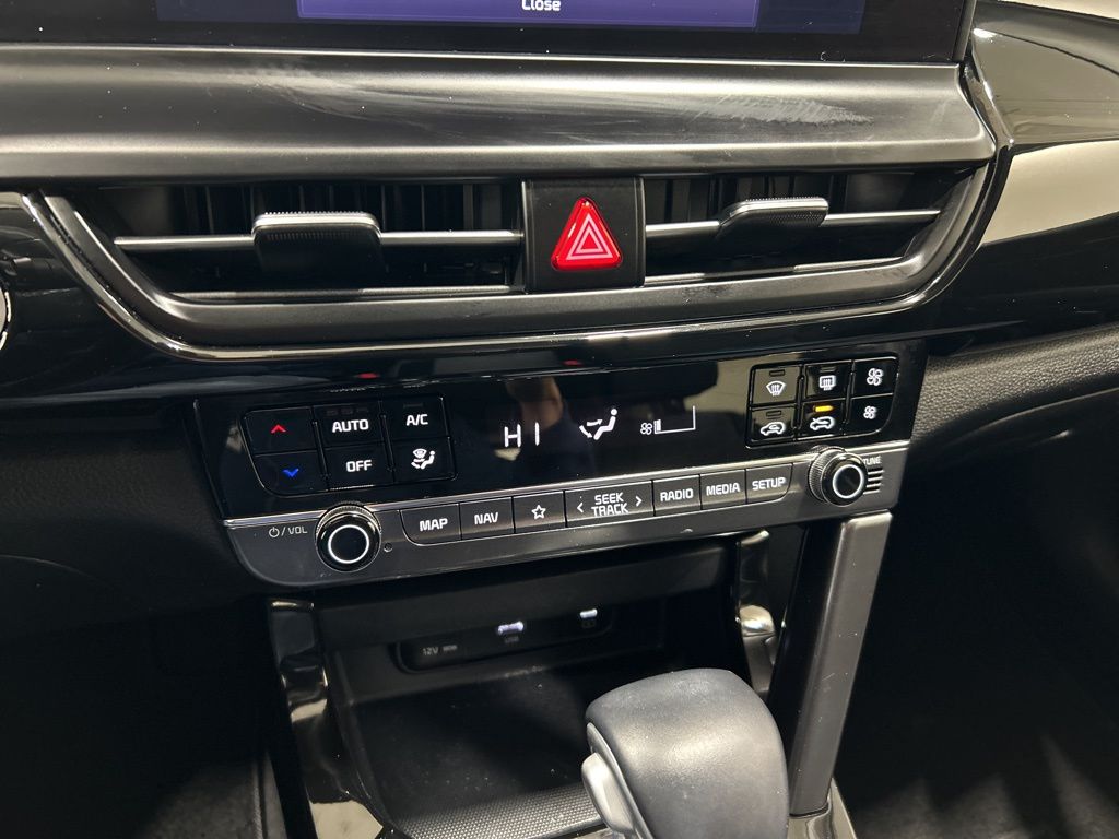 used 2024 Kia Seltos car, priced at $23,374